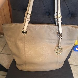 offer😘 Michael Kors leather tan Tote